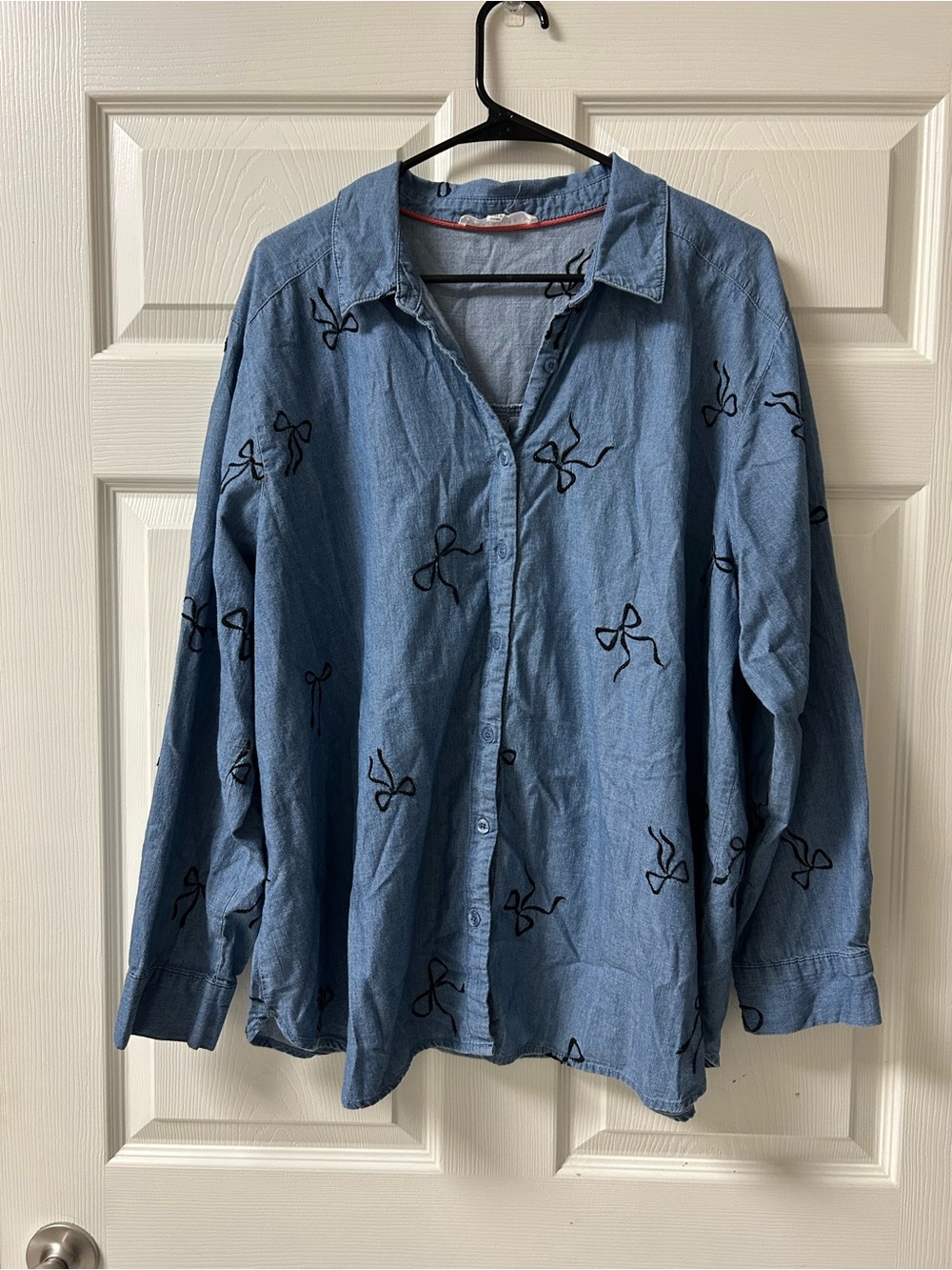Jane + Delancey 2X 100% Cotton Chambray Bow Embroidered Button Down Shirt - Picture 2 of 6